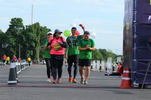 BIB: 
                            <button type="button" onclick="openModal(5247228)" class="btn btn-primary btn-sm float-right btn-popup" data-toggle="modal" data-target=".modal-high-quality">
                        <i class="fas fa-shopping-cart"></i> Add to Cart
                    </button>
                                            <button type="button" onclick="isThisMe(5247228, true)" class="btn btn-success btn-sm float-right btn-popup btn-isme hidden" data-toggle="tooltip" data-placement="bottom" title="นี่คือรูปของคุณใช่ไหม คลิกที่นี่เพื่อเอาเข้าอัลบั้ม">
                        <i class="fas fa-plus"></i> Add to album
                    </button>
                    <button type="button" onclick="isThisMe(5247228, false)" class="btn btn-warning btn-sm float-right btn-popup btn-isnotme hidden">
                        <i class="fas fa-ban"></i> Remove from album
                    </button>